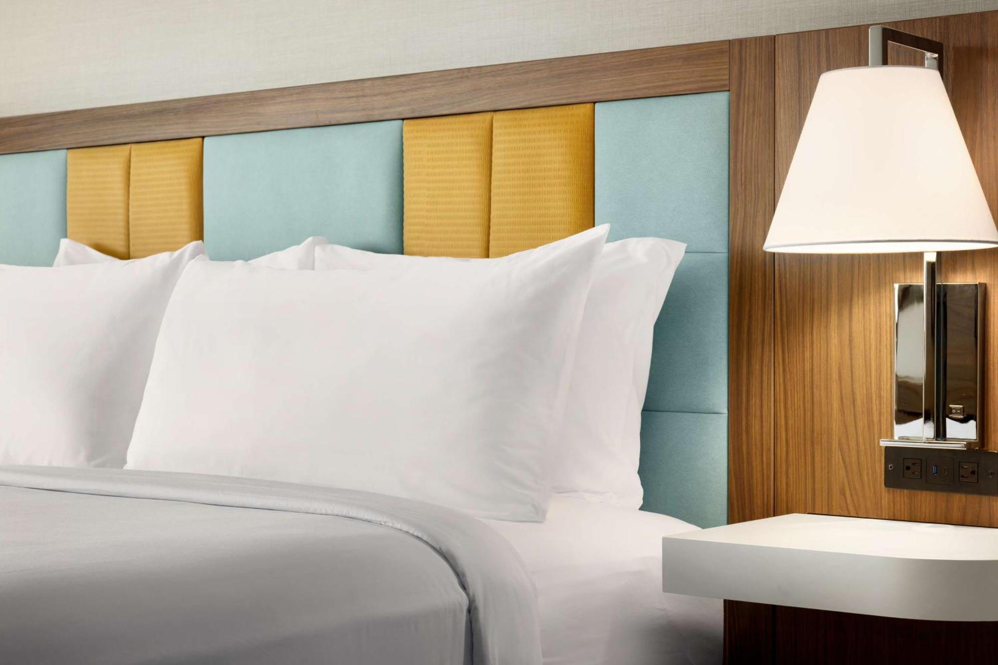 Hampton Inn & Suites Maui North Shore Kahului Eksteriør billede